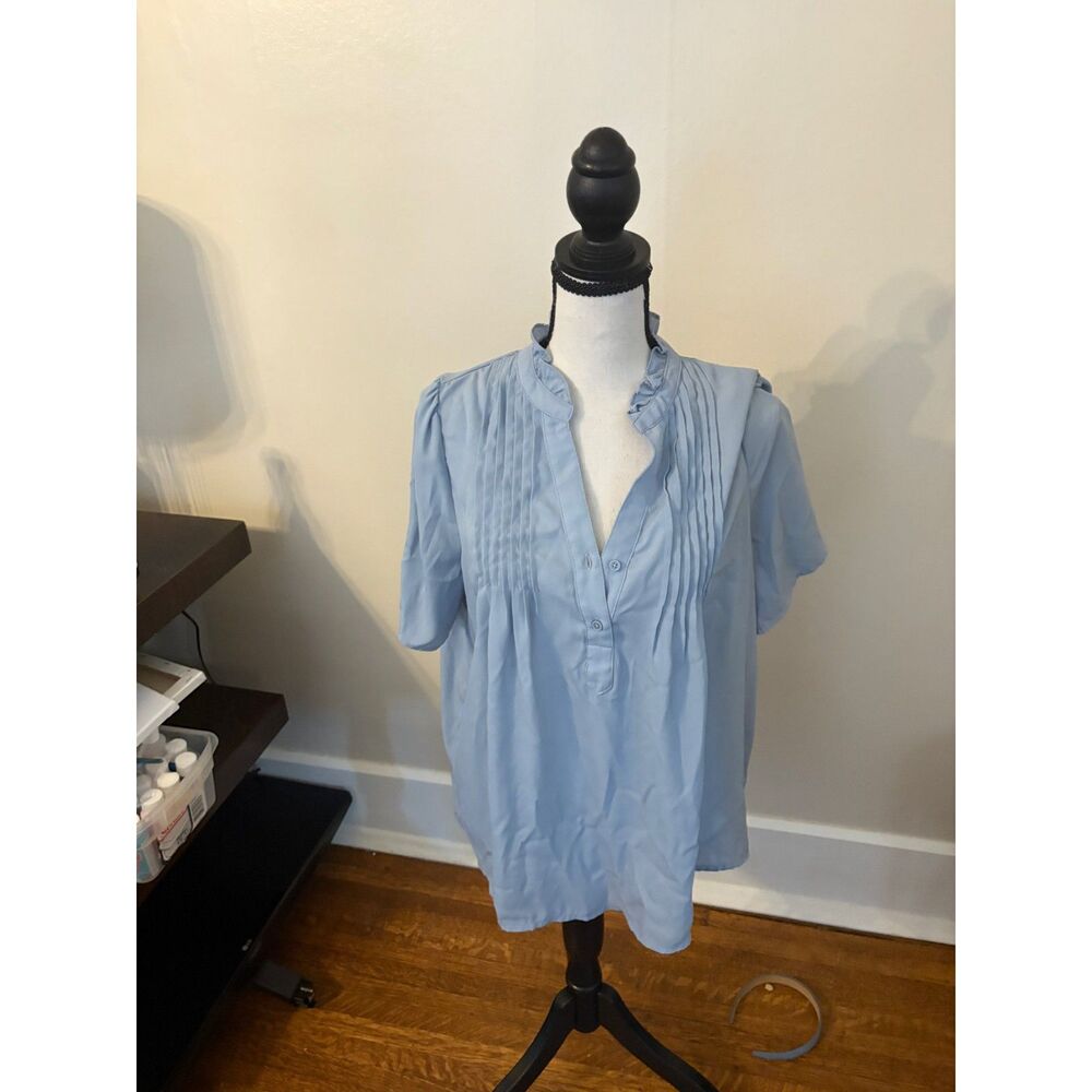 Tahari Split-Neck Top Women's M Water Garden Blue Short Sleeve